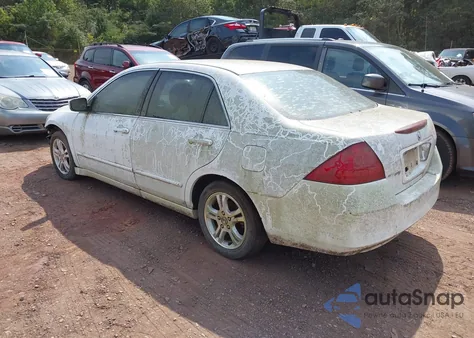 2006 Honda Accord 2.4 Se z USA, uszkodzony, nr VIN 1HGCM56316A133970